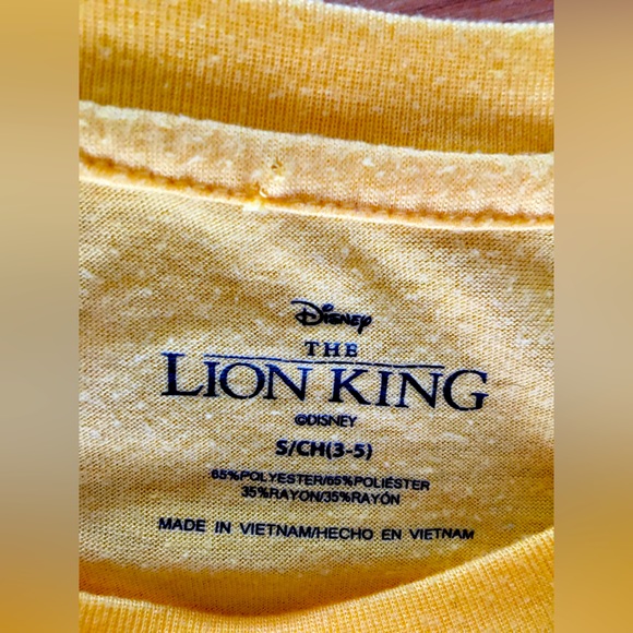 Disney Lion King T-shirt. S. So cute. - Picture 4 of 4